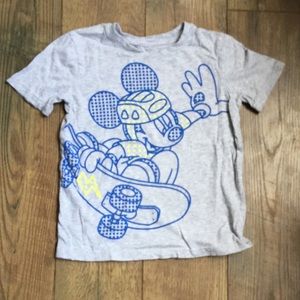 Boys size 6 Disney Mickey Mouse skateboarder shirt